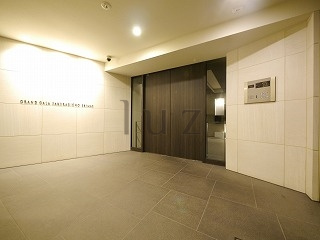 グランドガーラ桜木町駅前のエントランス