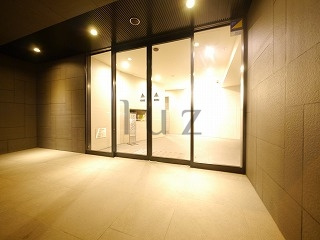 グランドガーラ桜木町駅前のエントランス