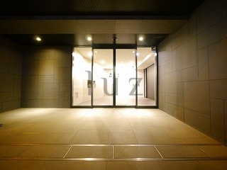 グランドガーラ桜木町駅前のエントランス