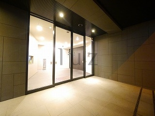 グランドガーラ桜木町駅前のエントランス