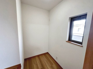 【収納】 | 土塔町　中古一戸建 | 納戸をはじめ、随所に豊富な収納スペースを確保。居住空間に一層の開放感をもたらします。