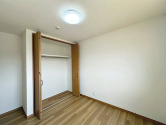 【子供部屋】 | 土塔町　中古一戸建 | 【収納】収納スペース充実してますよ！綺麗な室内が保てますね！