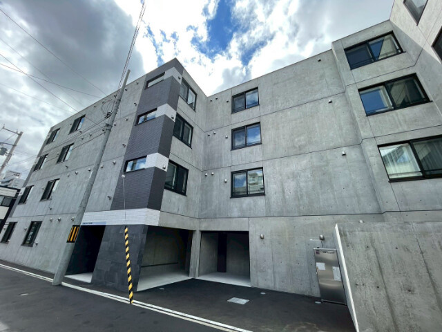 札幌市中央区南十三条西８丁目の賃貸マンション
