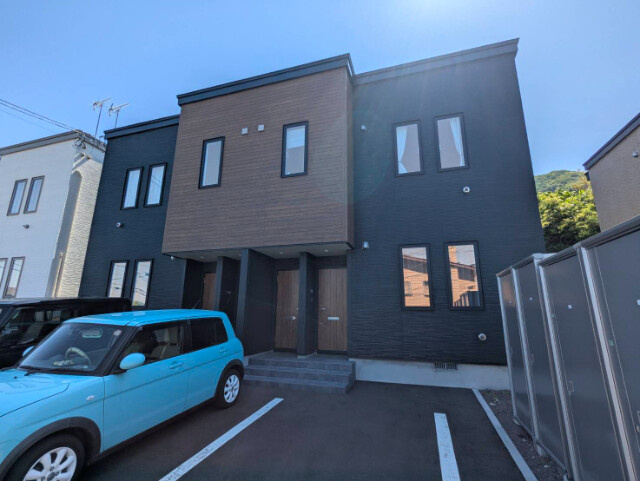 ラフィーネ谷地頭B