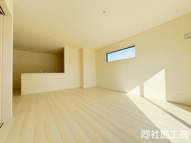 新築戸建・新築建売　福島市方木田前白家　吉井田小・第一中の居間・リビング