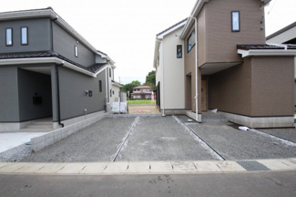 【駐車場】 | いろどりアイタウン日光市森友 | 〇駐車場〇
駐車スペース3台です。（車種による）26.7.12撮影
