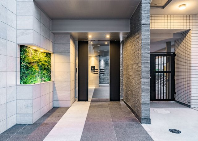 DIPS亀有駅前のエントランス