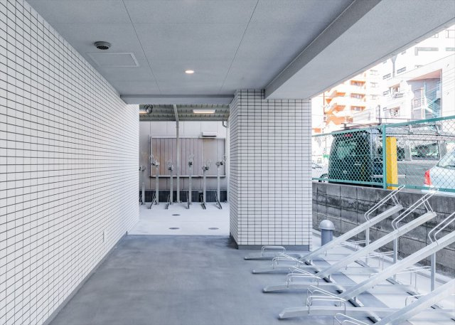 DIPS亀有駅前のエントランス