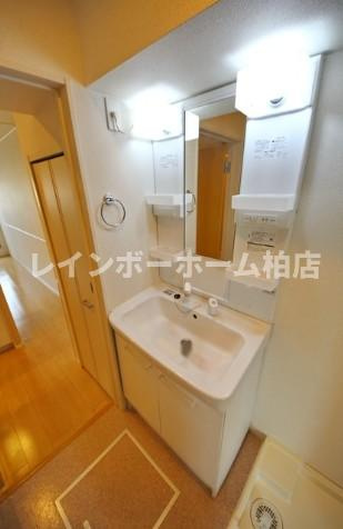 【仲介手数料：50％OFF】対象物件！の洗面所|忙しい朝には欠かせない洗面所です