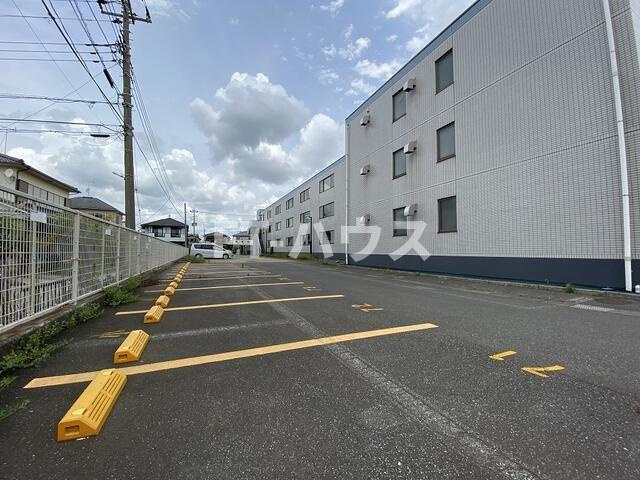 ＣＬＵＢ　ＯＲＩＥＮＴ　ＢＬＤ　Ｎｏ１４１　ＹＡＣＨＩＹＯＤＡＩの駐車場