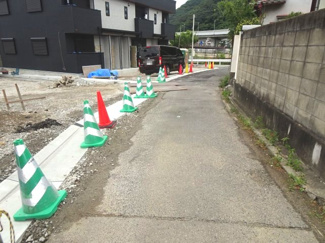 【前面道路含む現地写真】 | 川西市小戸３丁目22の12　建築条件無土地