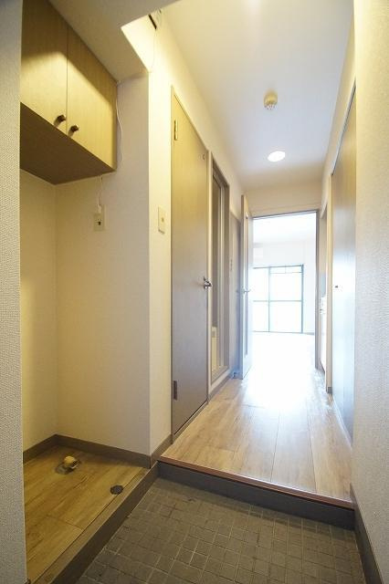 新品家具付きマンション警固4(KaGood福岡)の玄関
