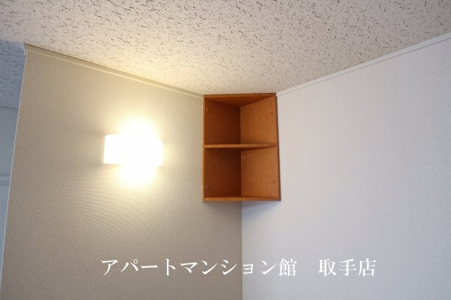 レオパレスSUNRISE南新木の収納