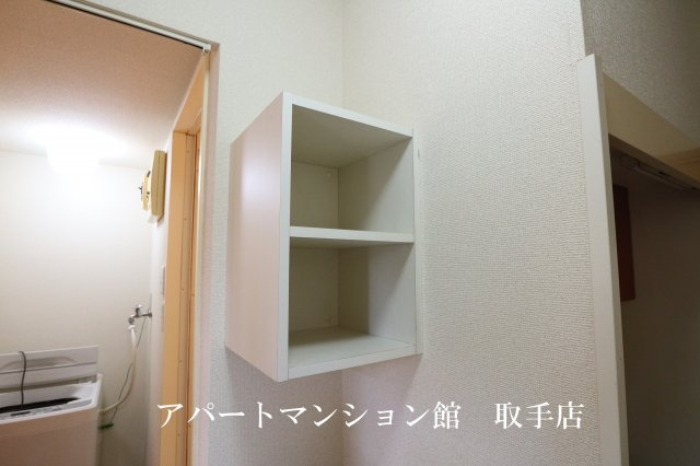 レオパレスSUNRISE南新木の収納