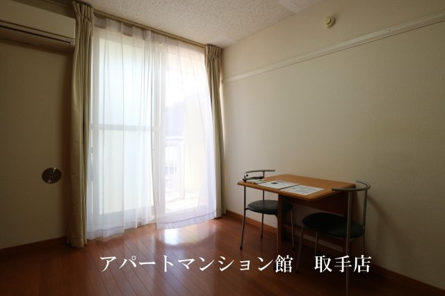 レオパレスSUNRISE南新木の居間・リビング|画像7