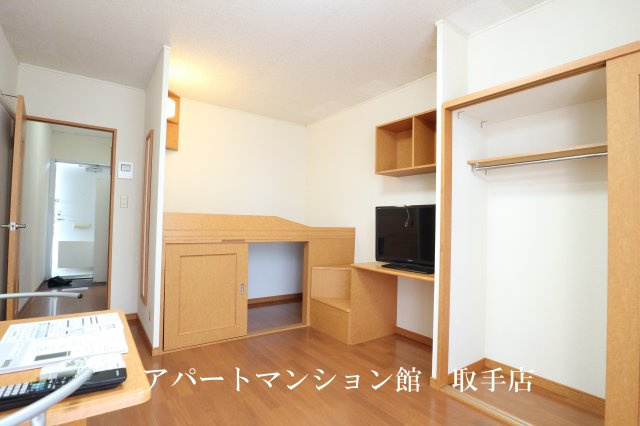 レオパレスSUNRISE南新木の居間・リビング|画像9