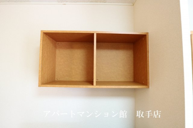 レオパレスSUNRISE南新木の収納