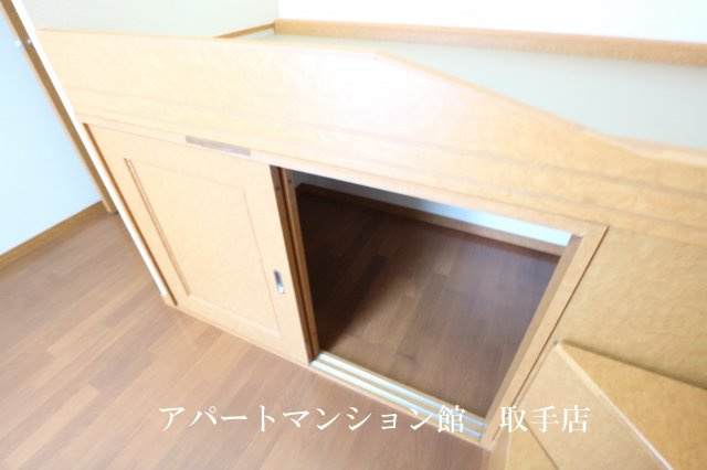 レオパレスSUNRISE南新木の収納