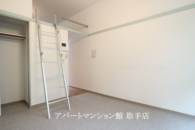レオパレスグリーンハイツCの居間・リビング
