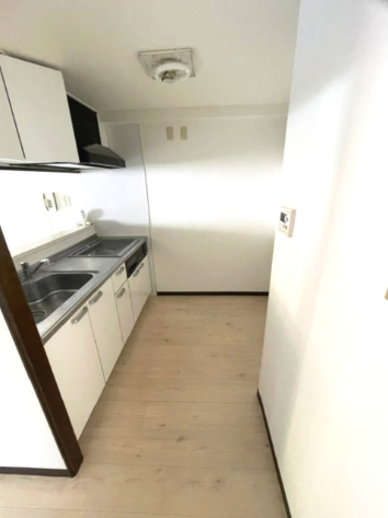 信開ドムス舞崎217号室（中古マンション）のキッチン