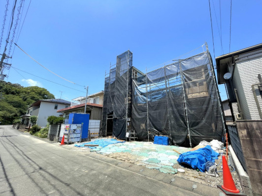 売新築戸建　藤枝市志太3丁目　１期１号棟の前面道路含む現地写真