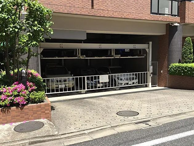 藤和本郷壱岐坂ホームズの駐車場