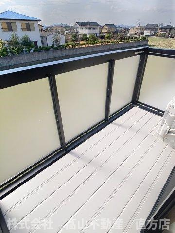 直方市大字感田のアパートのバルコニー