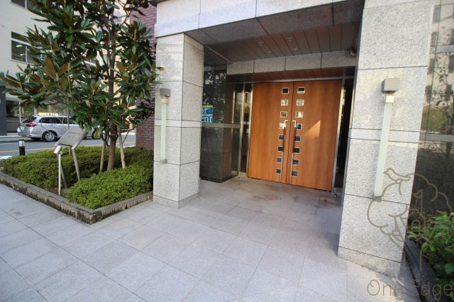 ONE ROOF FLAT FUKUSHIMAのエントランス