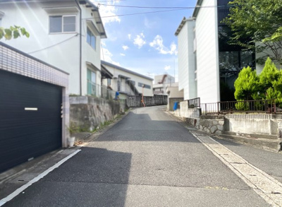 【前面道路含む現地写真】 | 山科区川田土仏　中古戸建