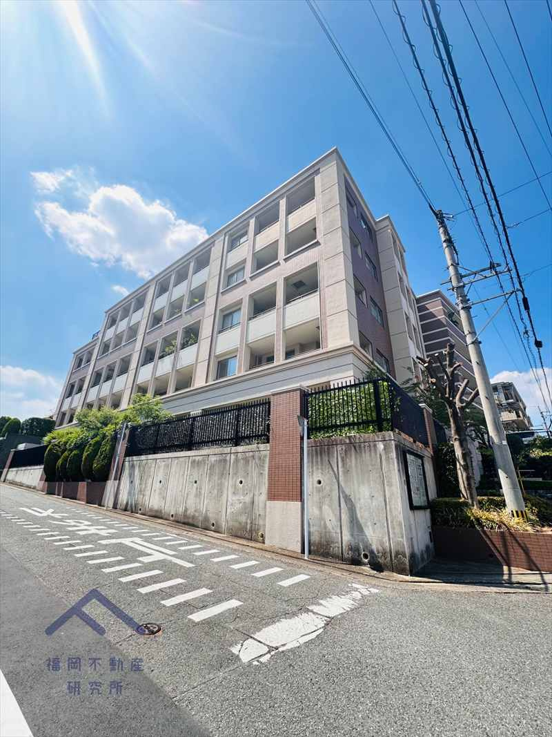 アーサー寺塚・大池公園の外観