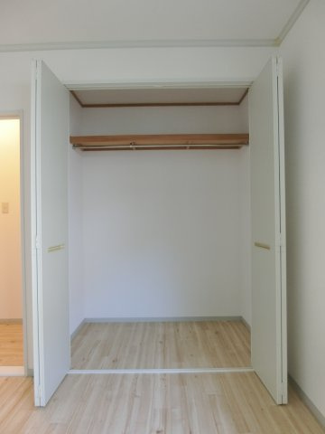 メルグランデA棟の収納|イメージ101号室の写真（反転あり）