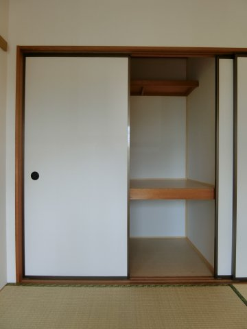 メルグランデA棟の収納|イメージ101号室の写真（反転あり）