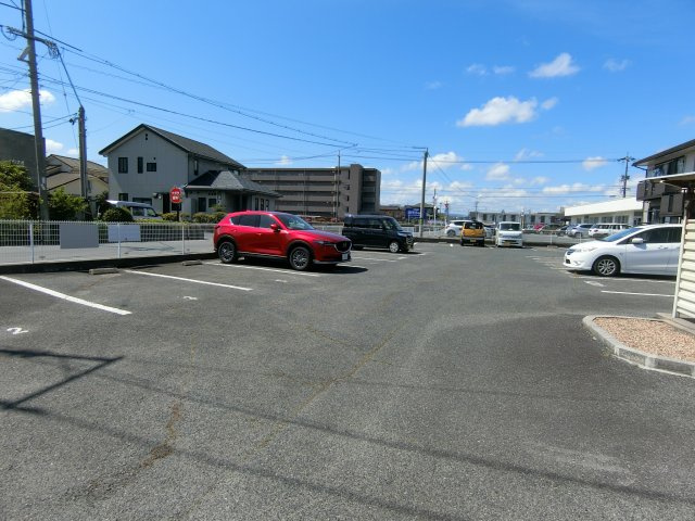 メルグランデA棟の駐車場