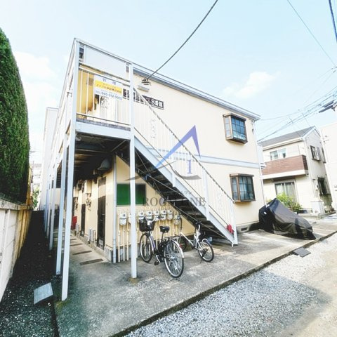 ファミーユ八番館のエントランス|エントランスです。