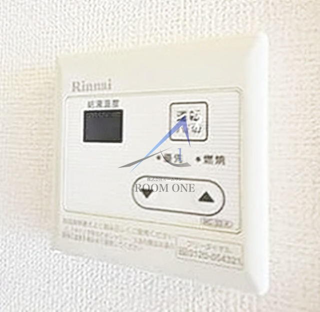 ファミーユ八番館