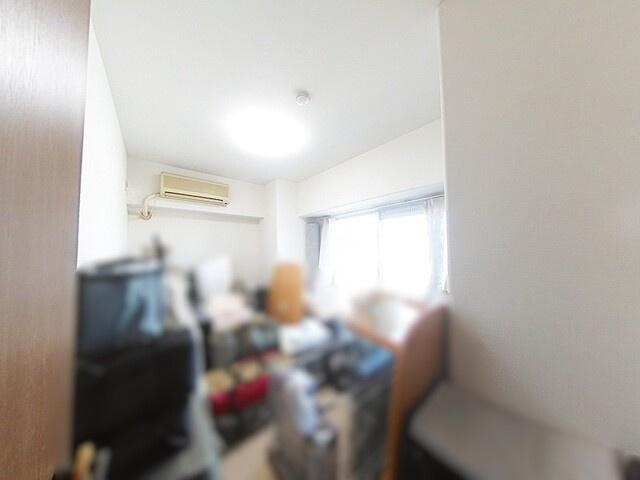 「開放的な3面バルコニー」高知市一宮南町1丁目サーパスシティ高知1　中古マンションの洋室|採光良好で明るく開放的なお部屋！エアコン付きで快適です♪