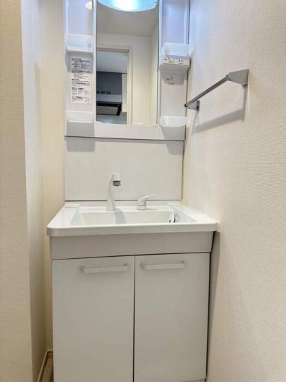 【洗面所】 | リブリ・Y’s グランデ小川西町 | 忙しい朝には欠かせない洗面所です
