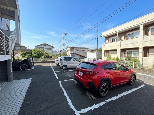 Ｕｎｅ Ｂｒｉｓｅの駐車場