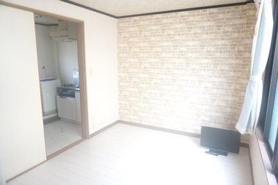 【居間・リビング】 | 宝ハイツ | 白を基調としたきれいなお部屋☆彡