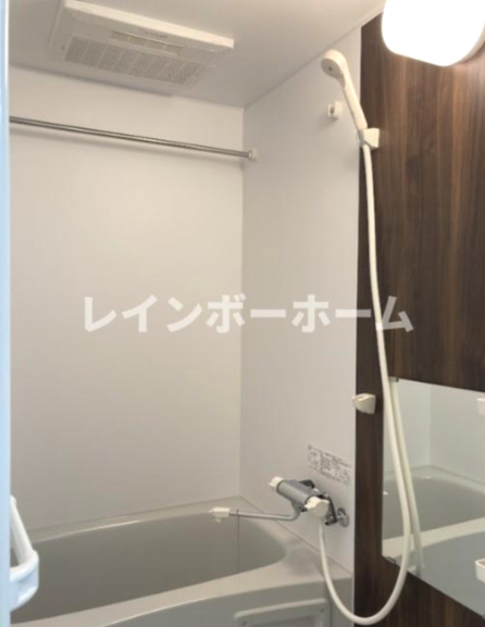 リブリ・Vēris上広谷の浴室