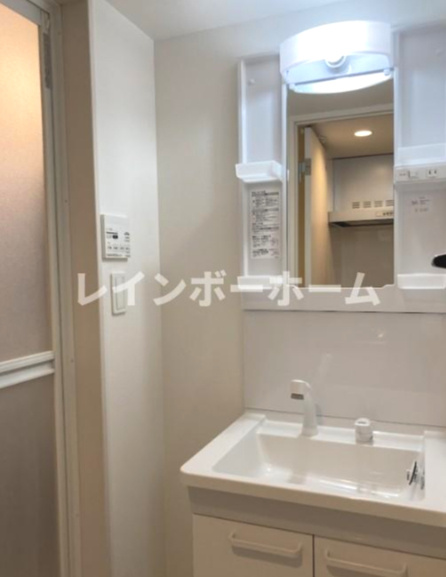 リブリ・Vēris上広谷の洗面所