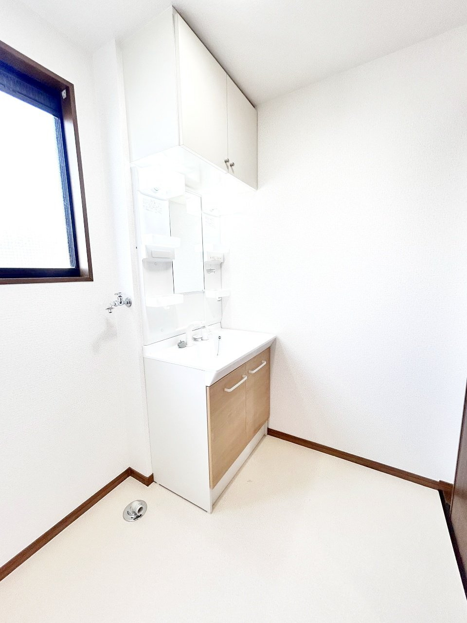 小山市花垣町2丁目　中古戸建の独立洗面台