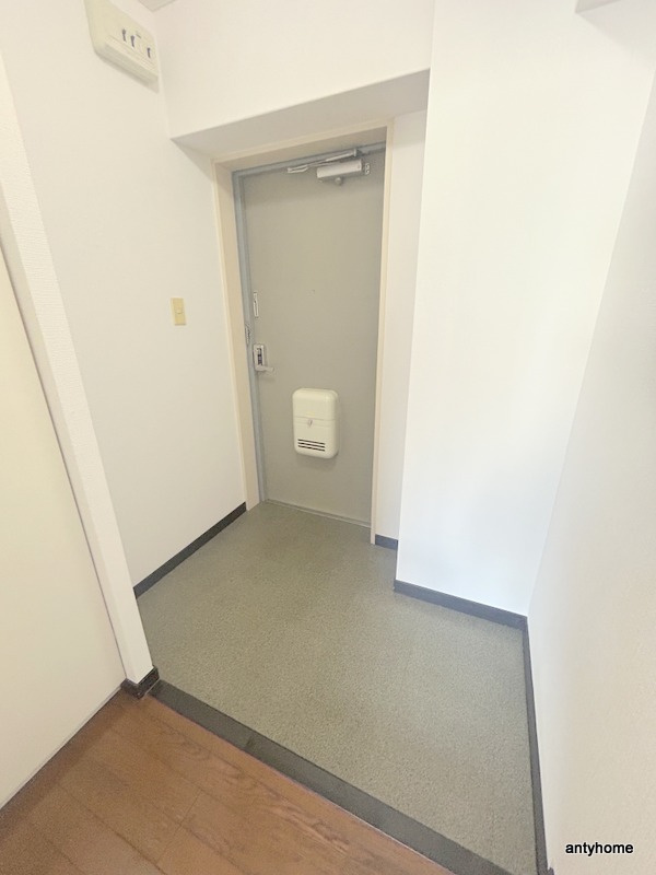 ディナスタビル　仲介手数料無料の玄関