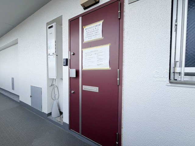 【受付】 | 砧フラワーマンション | 管理人さんが勤務する管理室です。マンションに出入りする人たちを見守り、注意を払ってくれています。～即日のご見学可能～　お問合せはお気軽にどうぞ。
