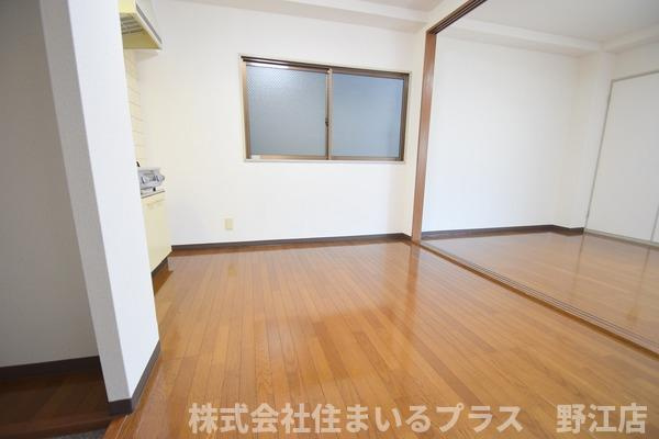 プチメゾンアオバの居間・リビング