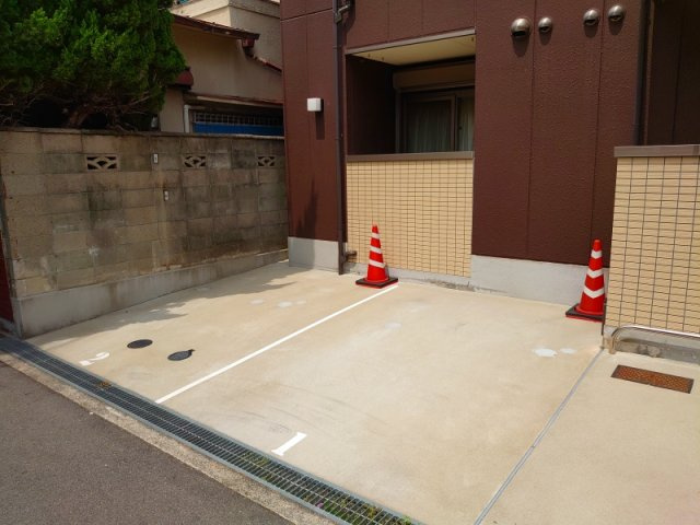 L&CスターハイツNo10の駐車場