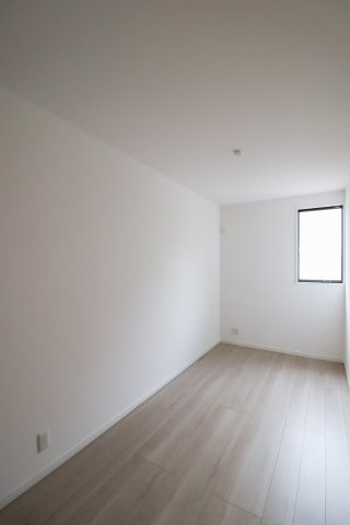 醍醐僧尊坊町の洋室