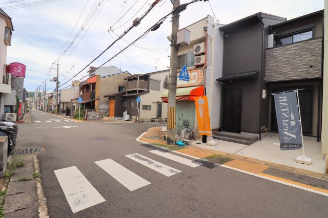 醍醐僧尊坊町の前面道路含む現地写真