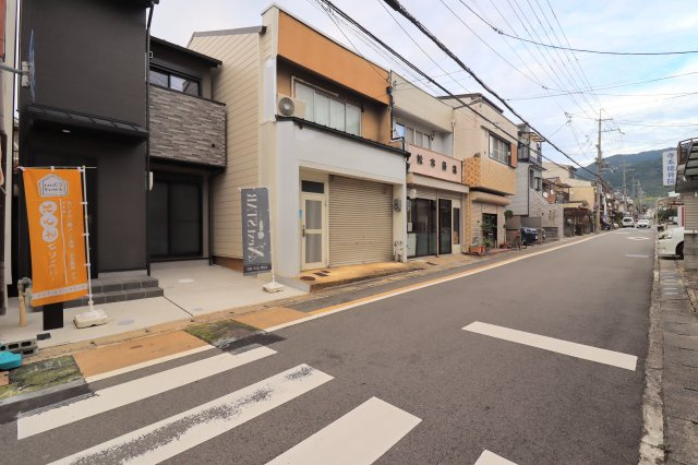 醍醐僧尊坊町の前面道路含む現地写真