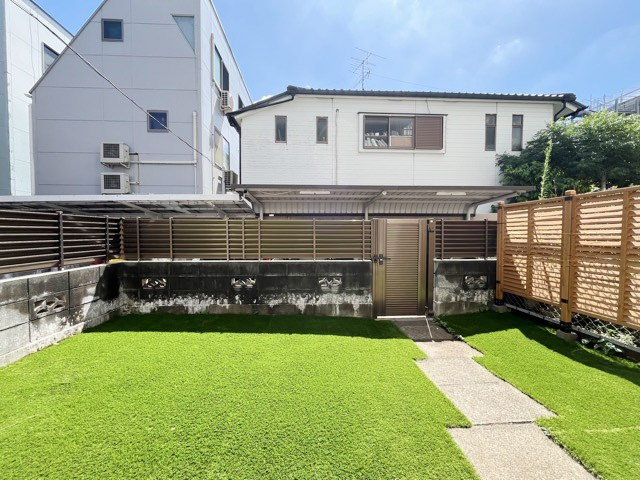 【設備】 | 東建第２上町マンション | 仕事をしたり、家をあけがちな人にとっては必須となる、宅配BOX。ネット通販や宅配サービスの利用頻度が高い人にとっても、うれしい設備です。～即日のご見学可能～　お問合せはお気軽にどうぞ。
